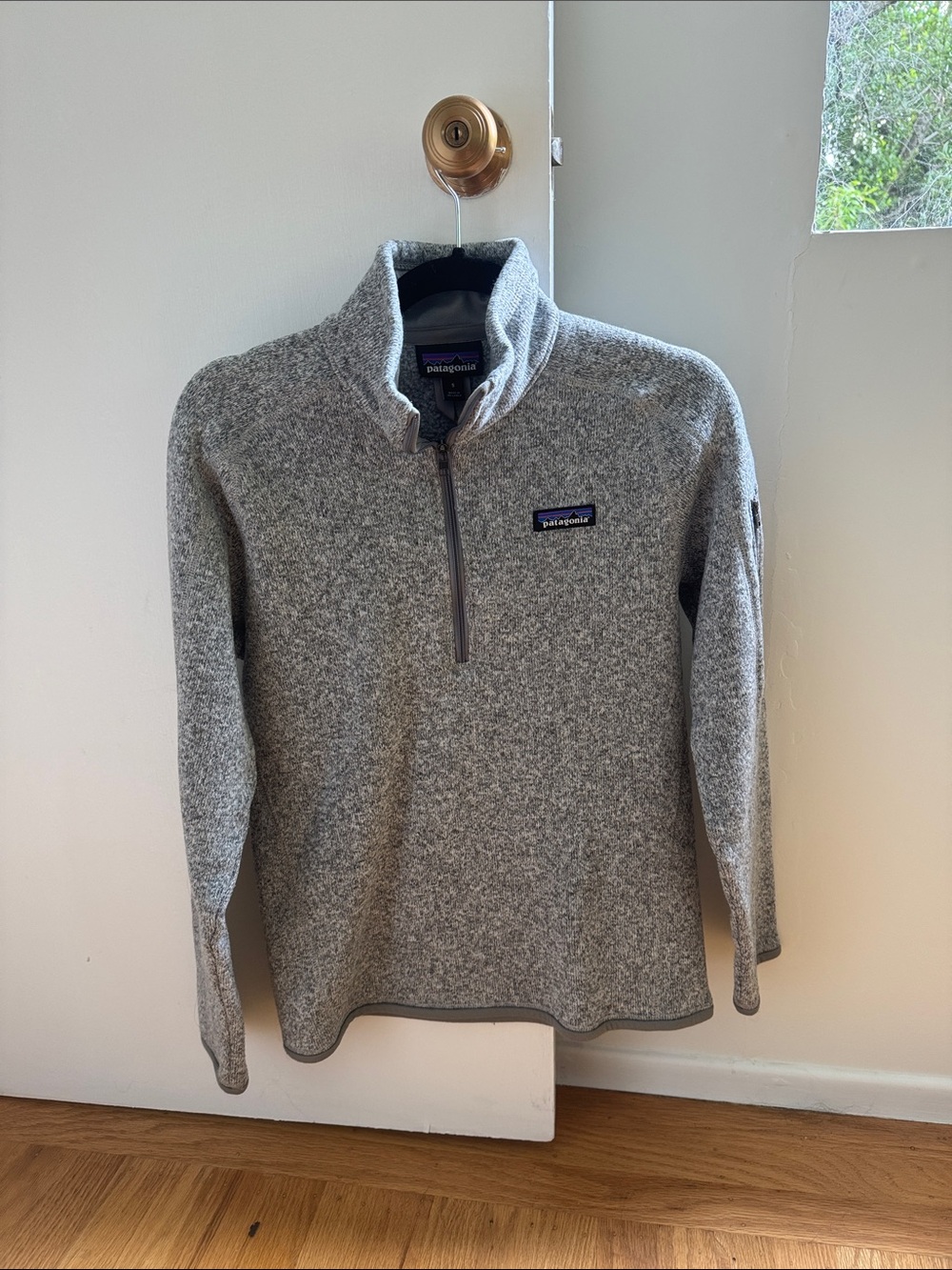 Patagonia Women’s Heather Gray Quarter-Zip Fleece Pullover